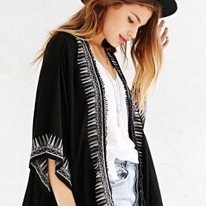 NWOT Ecote Embroidered Kimono Jacket